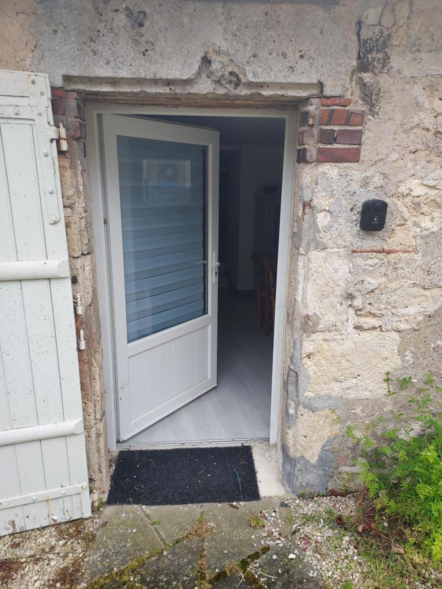 Au Chant Des Grenouilles Patay Exterior foto